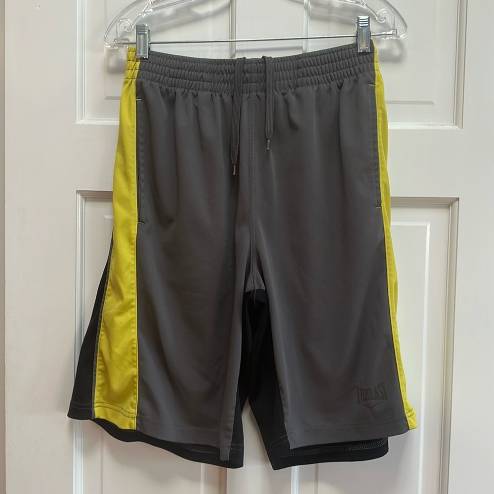 New drawstring shorts-smoke free home